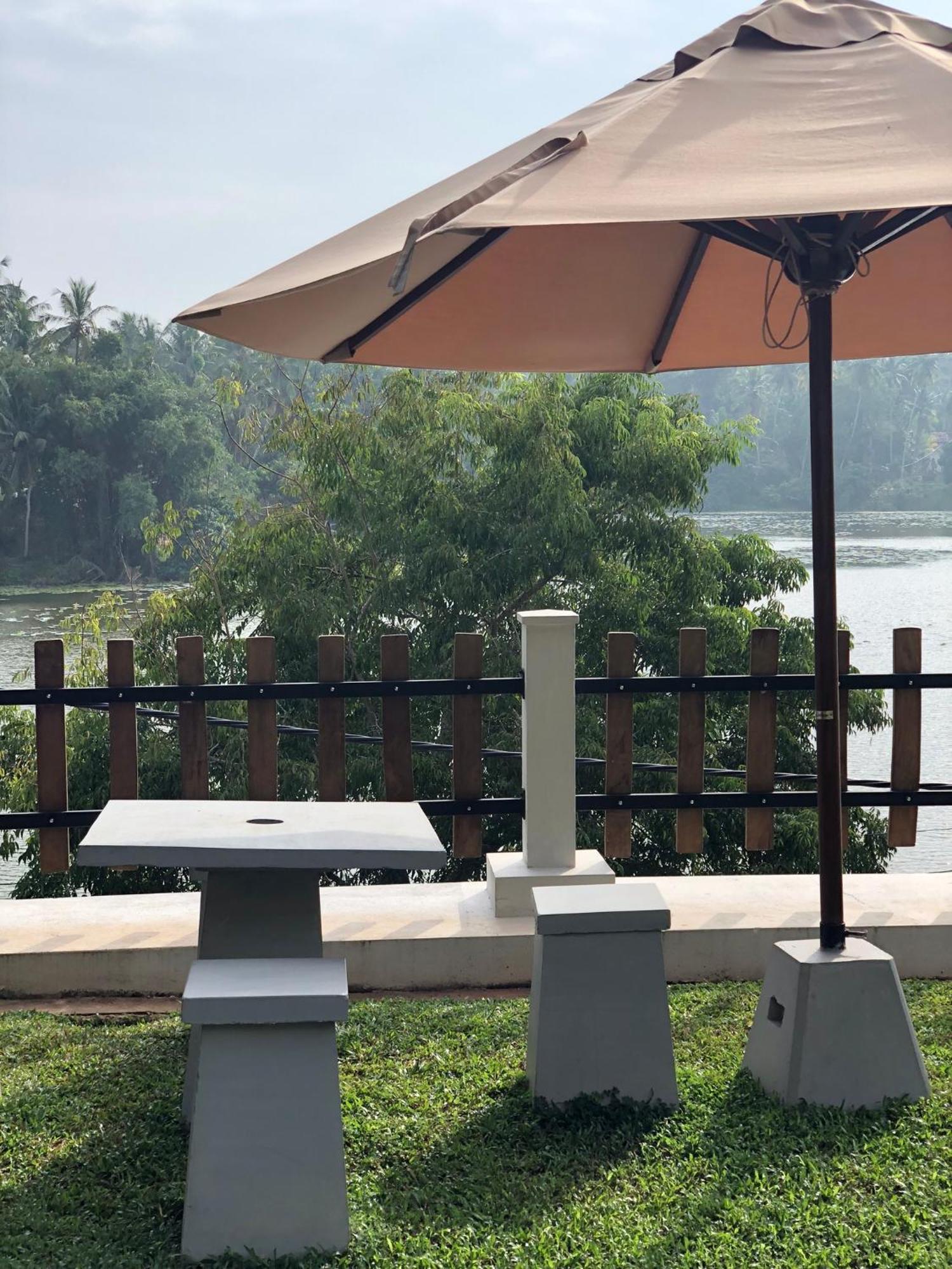 Lotus Villa Holiday Resort 마타라 외부 사진