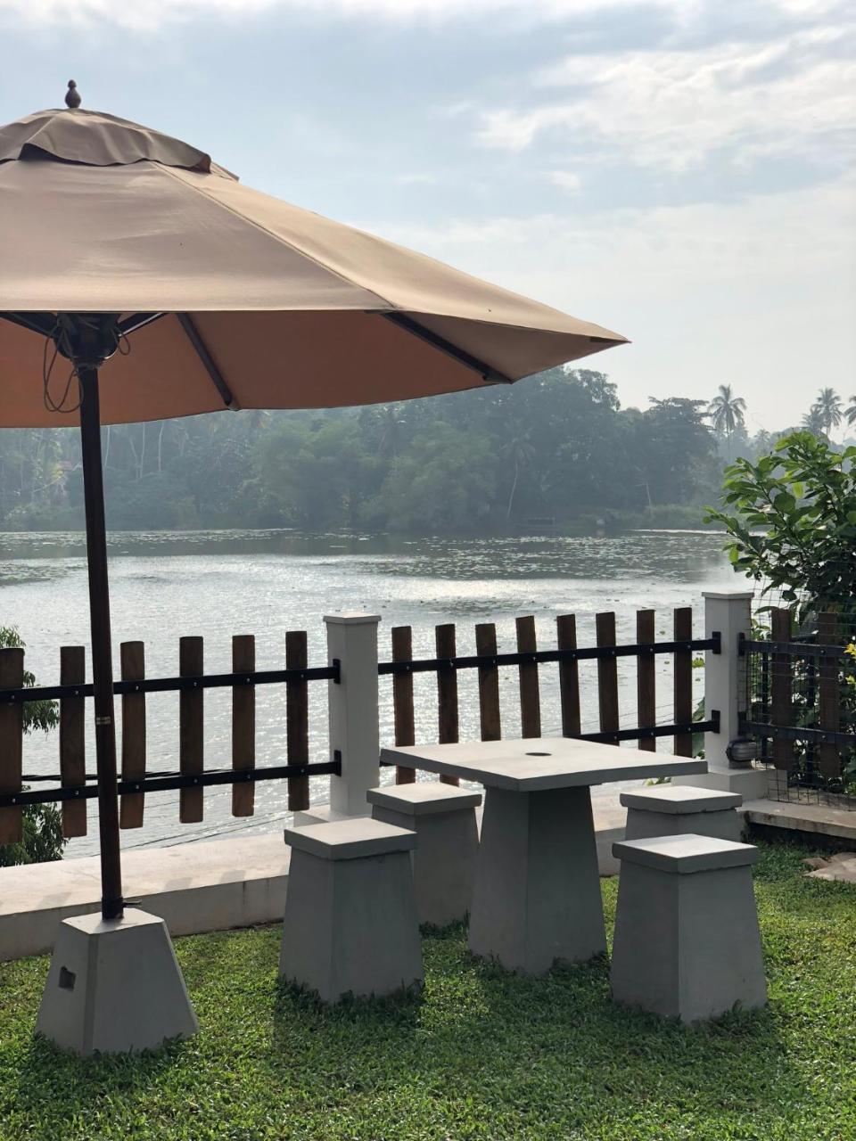 Lotus Villa Holiday Resort 마타라 외부 사진